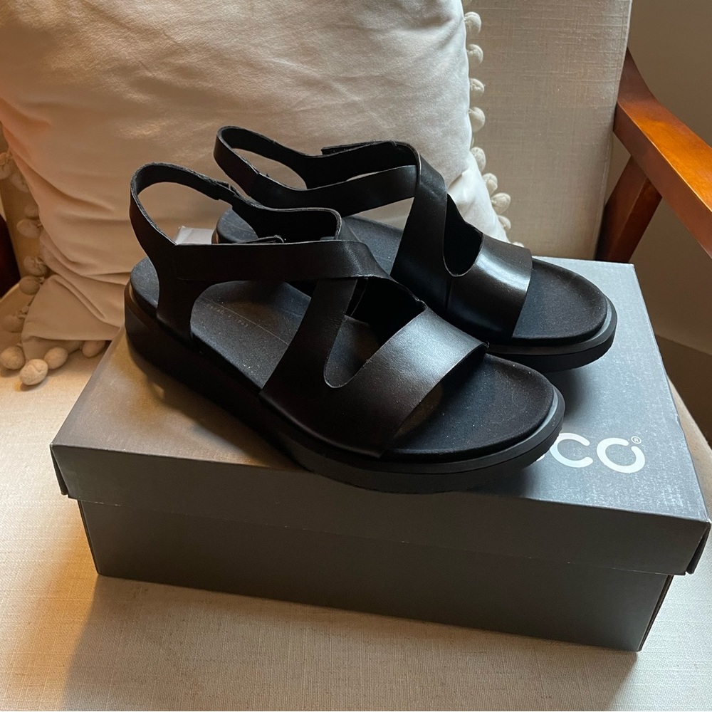 ECCO SANDALS SZ 7 - never been worn!!!